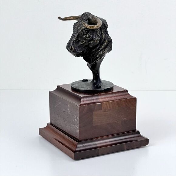 Wall Street Bull Head Sculpture Bronzed Bust - Picture 3 of 12